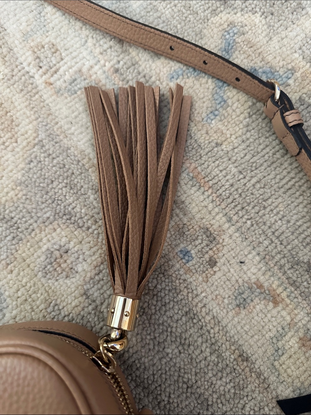 GUCCI
Pebbled Calfskin Small Soho Disco Bag. Rose Beige - Picture 10 of 13